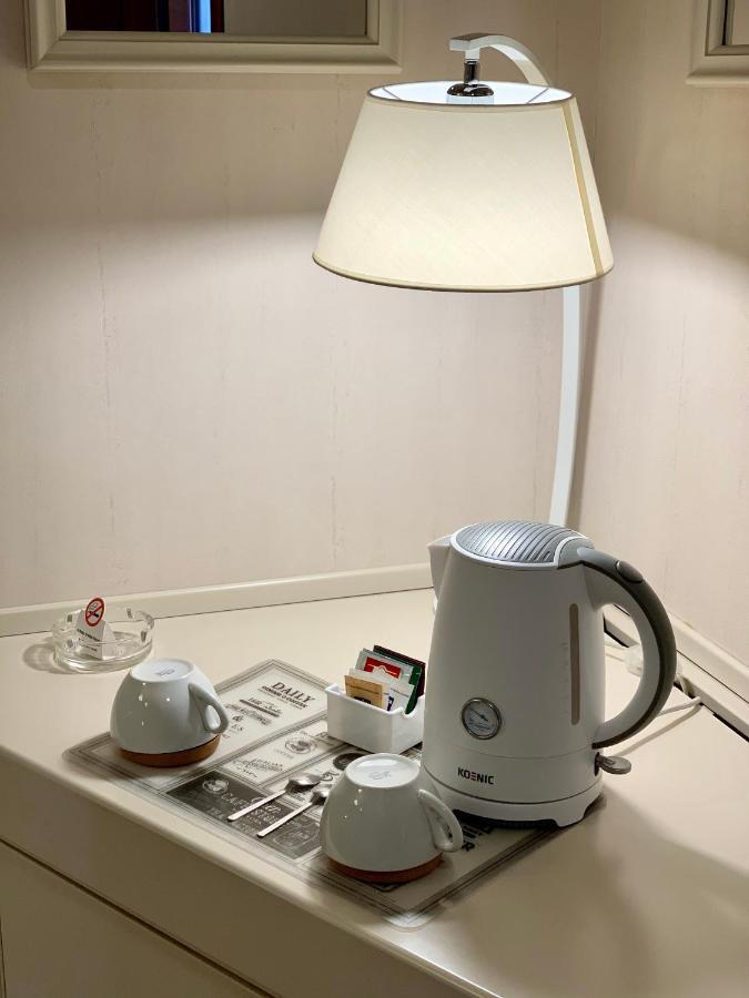 Hotel La Pace San Mauro Torinese Bagian luar foto