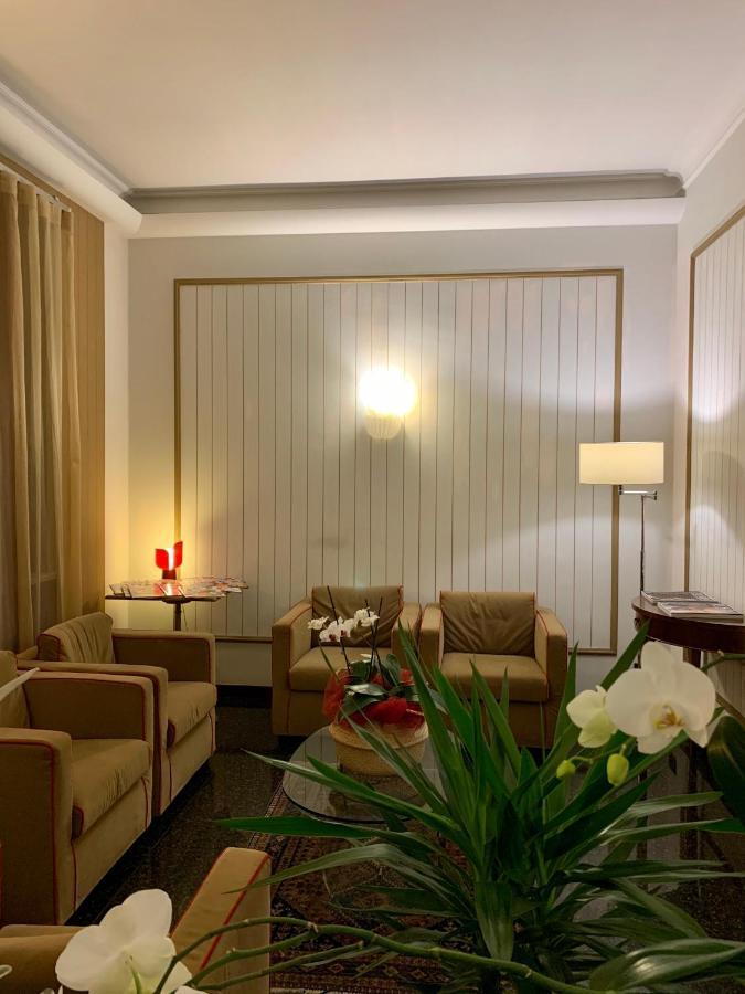 Hotel La Pace San Mauro Torinese Bagian luar foto