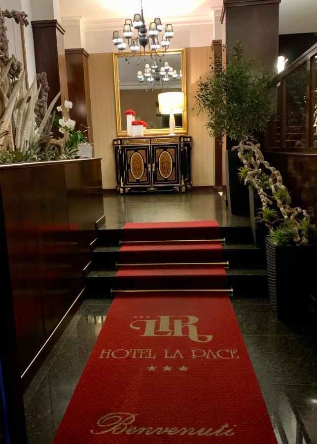 Hotel La Pace San Mauro Torinese Bagian luar foto